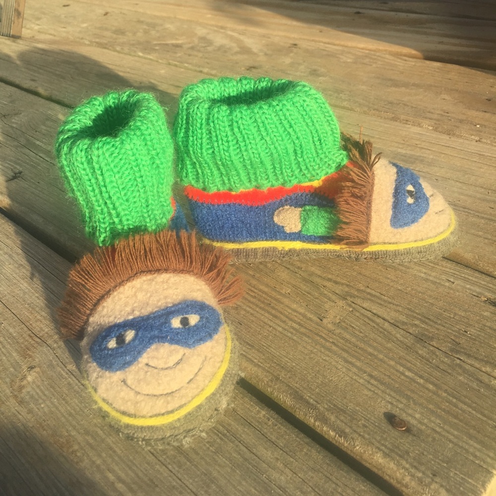 Garnet Hill boy's wool super hero house shoes