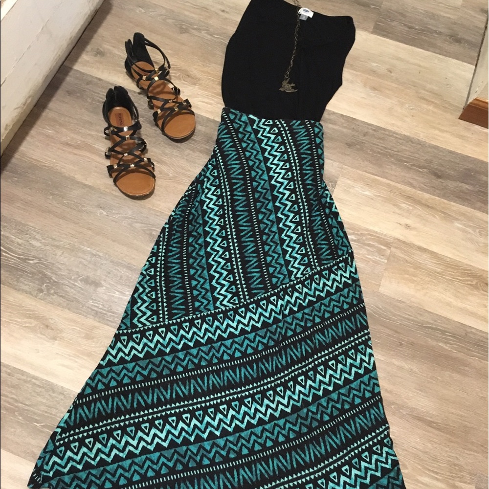 NWOT gorgeous Maxi skirt