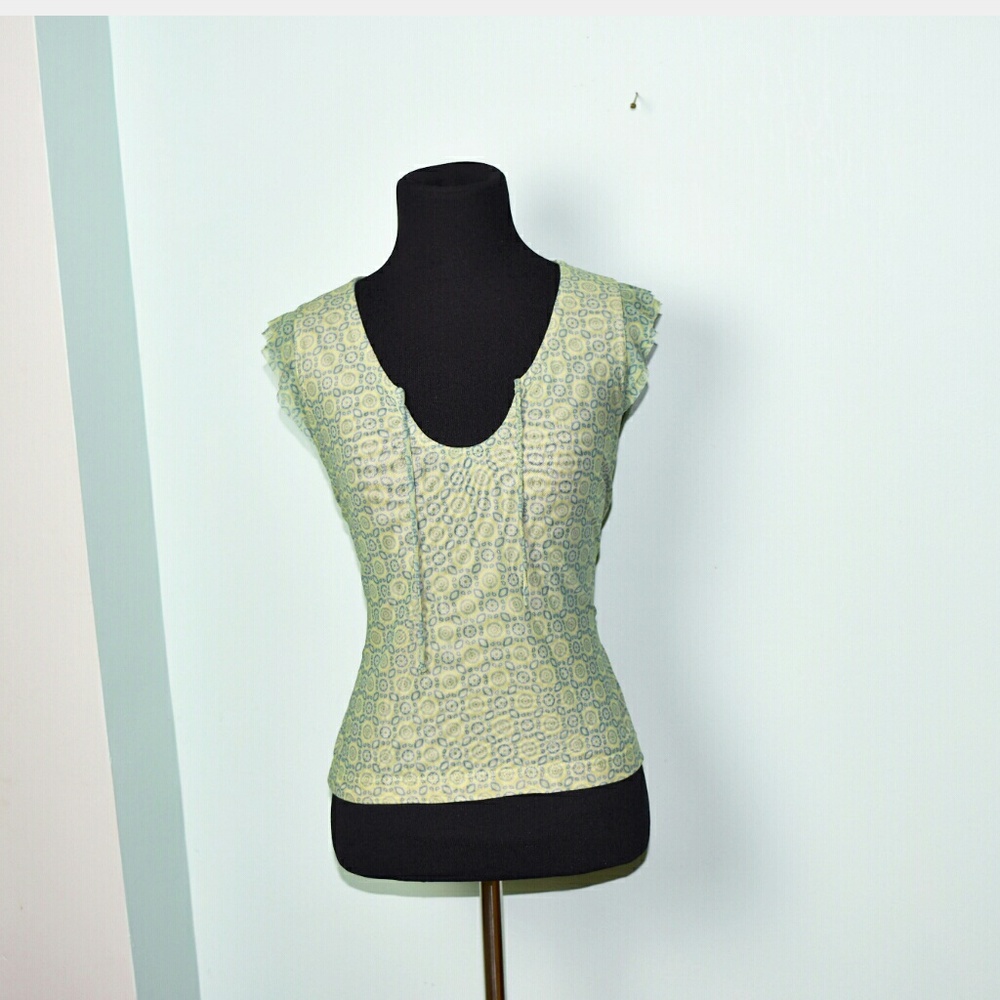 Super Cute Green and Yellow Print Blouse - Picture 1 of 2