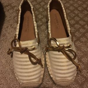 Sperry canvas flats