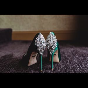 Size 7, Emerald Green, Badgley Mischka pumps.