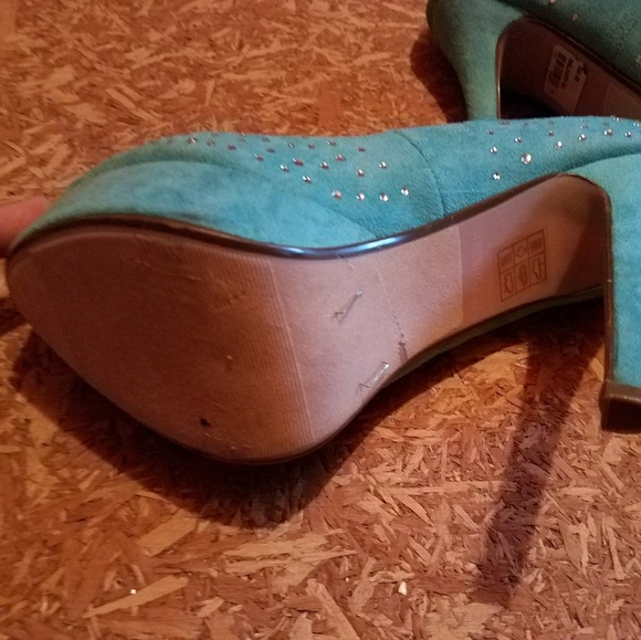 Heel - Picture 3 of 3