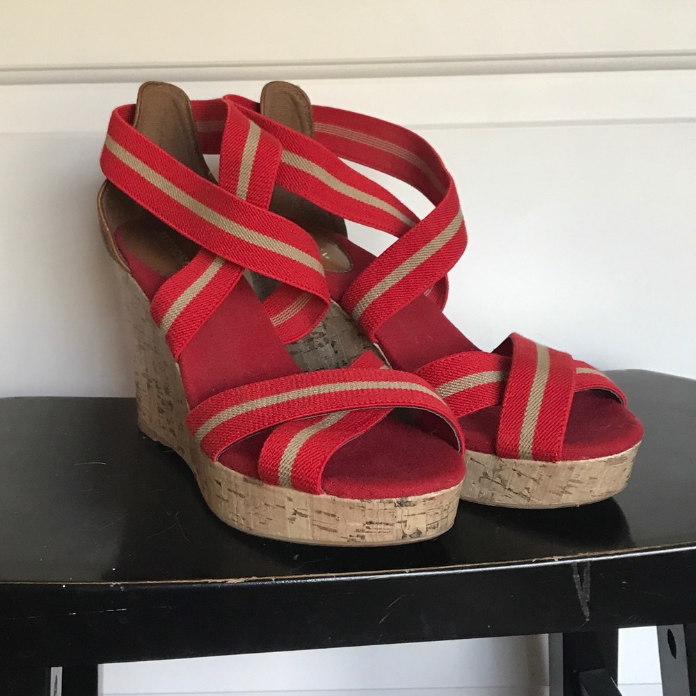 9.5/10 Merona Red and Tan Elastic Cork Wedges