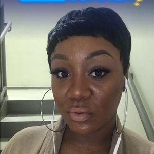 Meet your Posher, Crystal