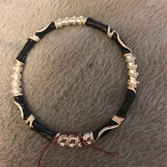 Black bangle - Picture 1 of 2