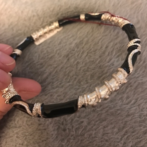 Black bangle - Picture 2 of 2