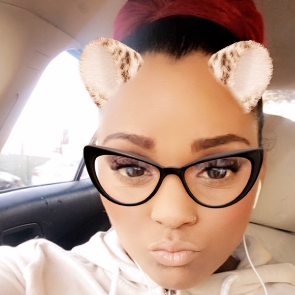 Meet your Posher, Breanna - Picture 1 of 1