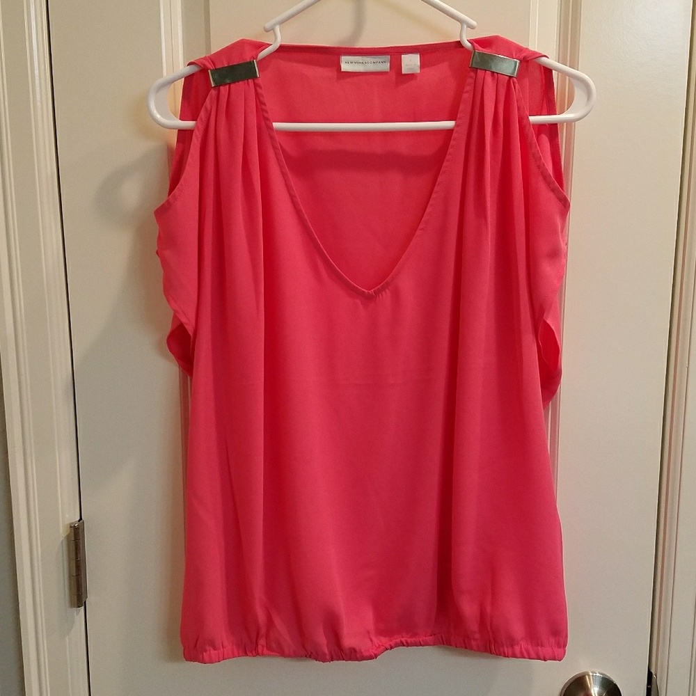 SOLD LOCALLY Open Shoulder Top