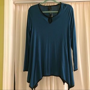 NWT Teal and Black Sharkbite Hem Tunic- M