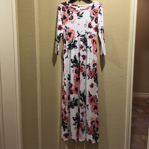 🌹 3/4 sleeve floral maxi dress - Picture 3 of 4