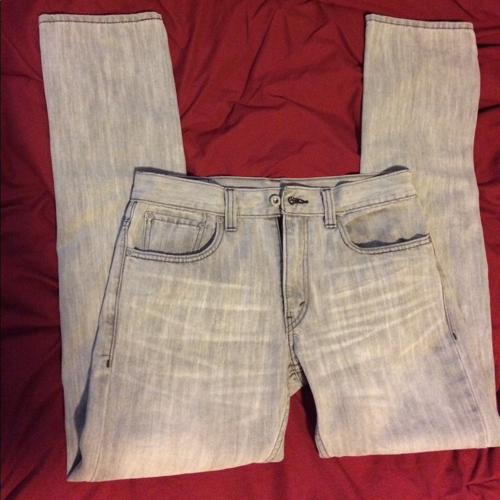 Grey Levi's slim fit jeans