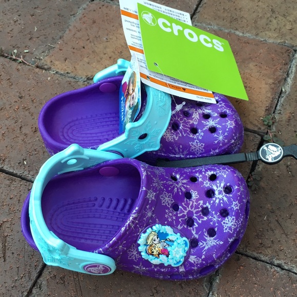 NWT-----Kids Frozen Anna and Elsa Purple Crocs - Picture 1 of 2