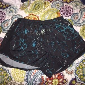 Nike running shorts size L