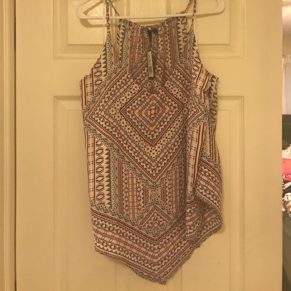 GORGEOUS handkerchief hem tank top!