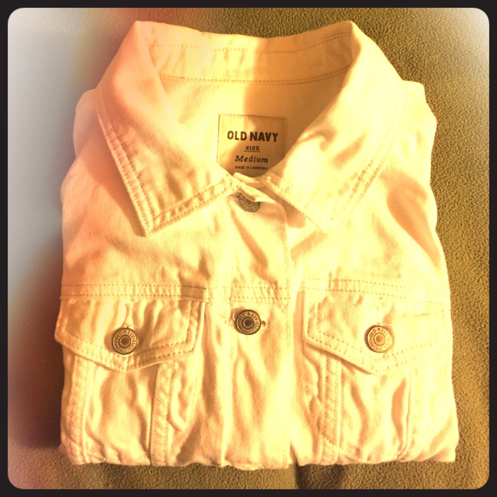 White Long Sleeved Jean Jacket