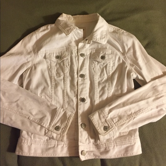 White Long Sleeved Jean Jacket - Picture 6 of 7