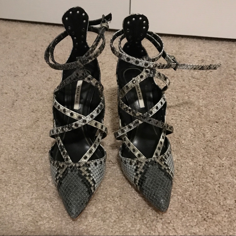FINAL SALE!!! Zara Snakeskin Stilletos size 5