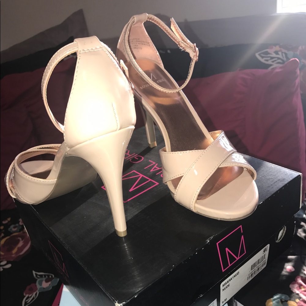Material Girl Sara Sandals