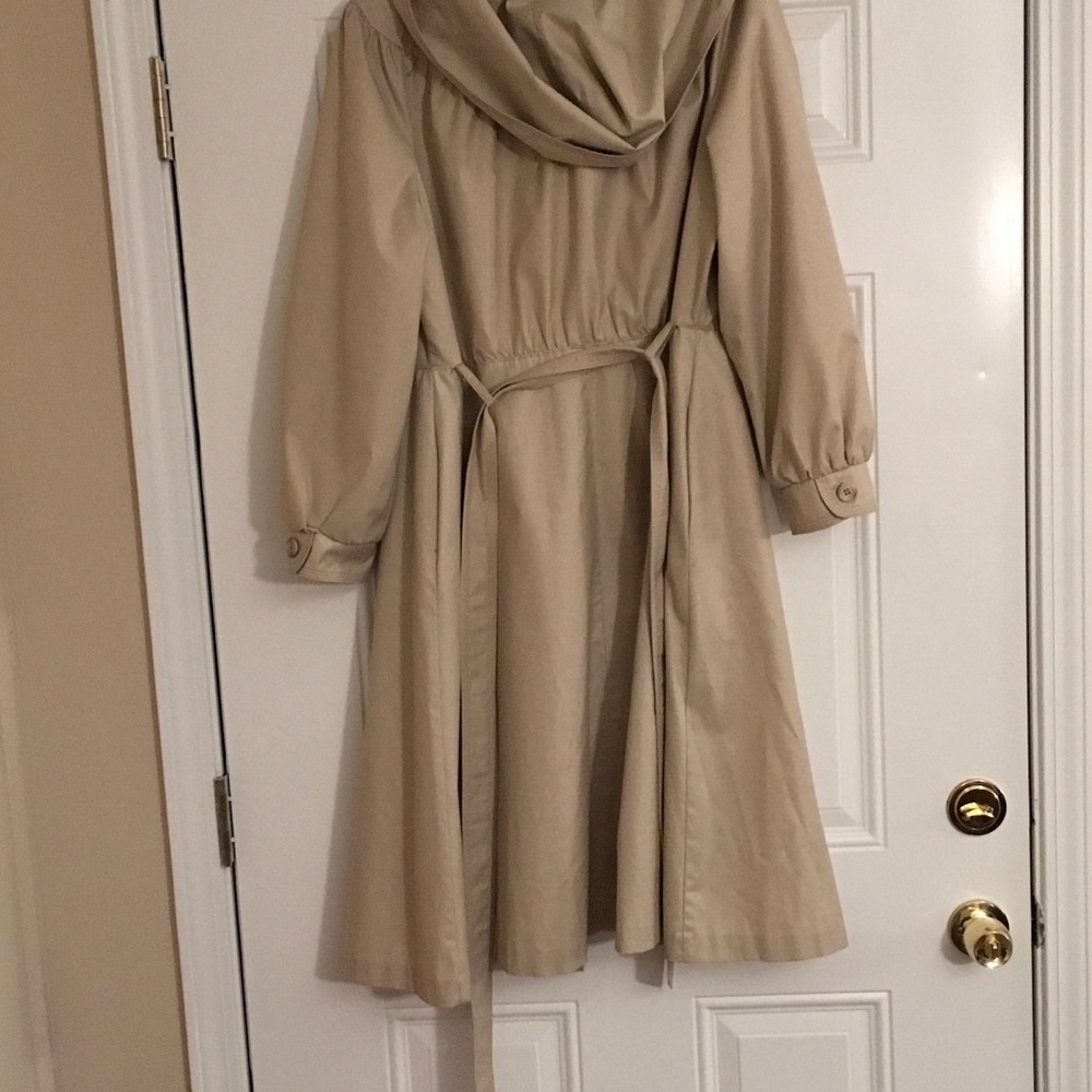 Coat - Picture 2 of 2