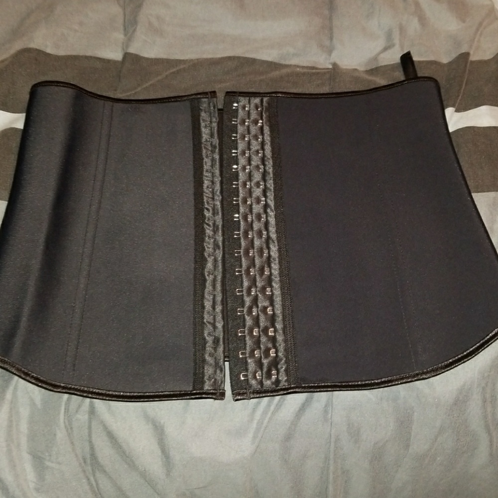 Waist trainer 