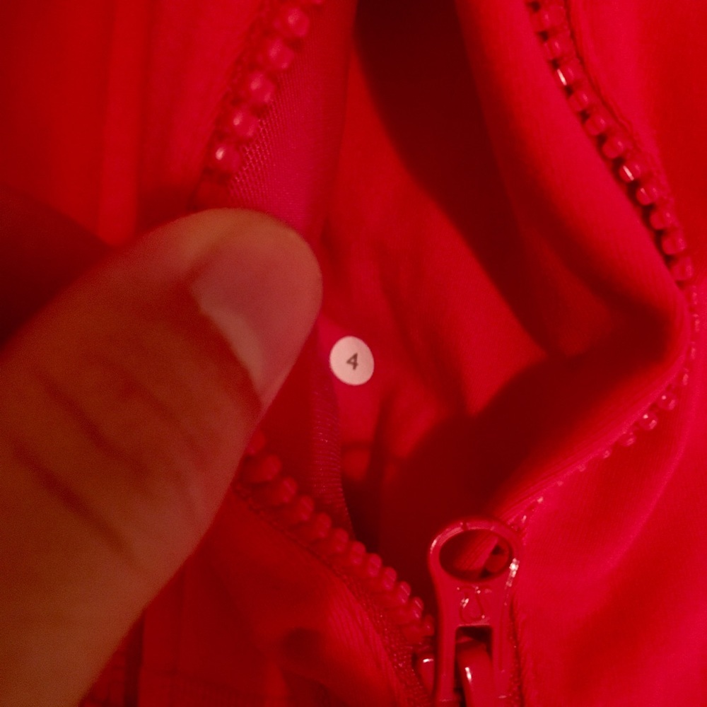 TRADED Gorg EUC lululemon athletica jacket!!! - Picture 6 of 7