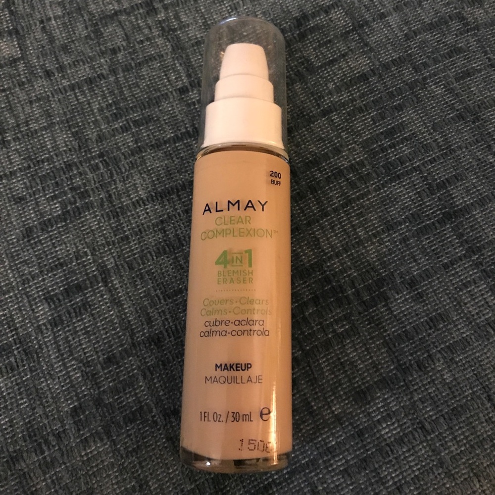 🌺Almay Clear Complexion 4 in 1 🌺 Buff