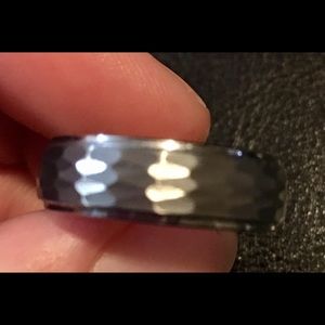 NWOT: Stylish Tungsten Hammered Band SZ 10