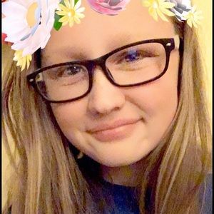 Meet your Posher, Kayelee