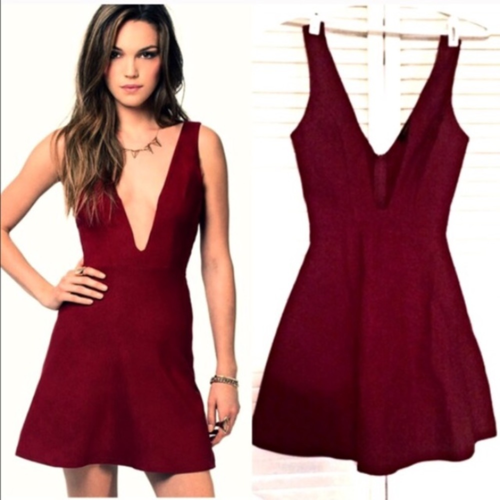 Solemio Deep-V Burgundy Dress