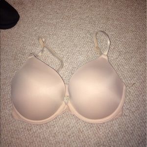 VICTORIA SECRET NUDE PUSH UP BRA. SIZE 32 D
