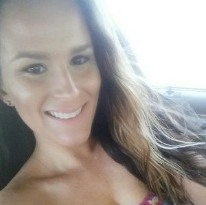 Meet your Posher, Camille