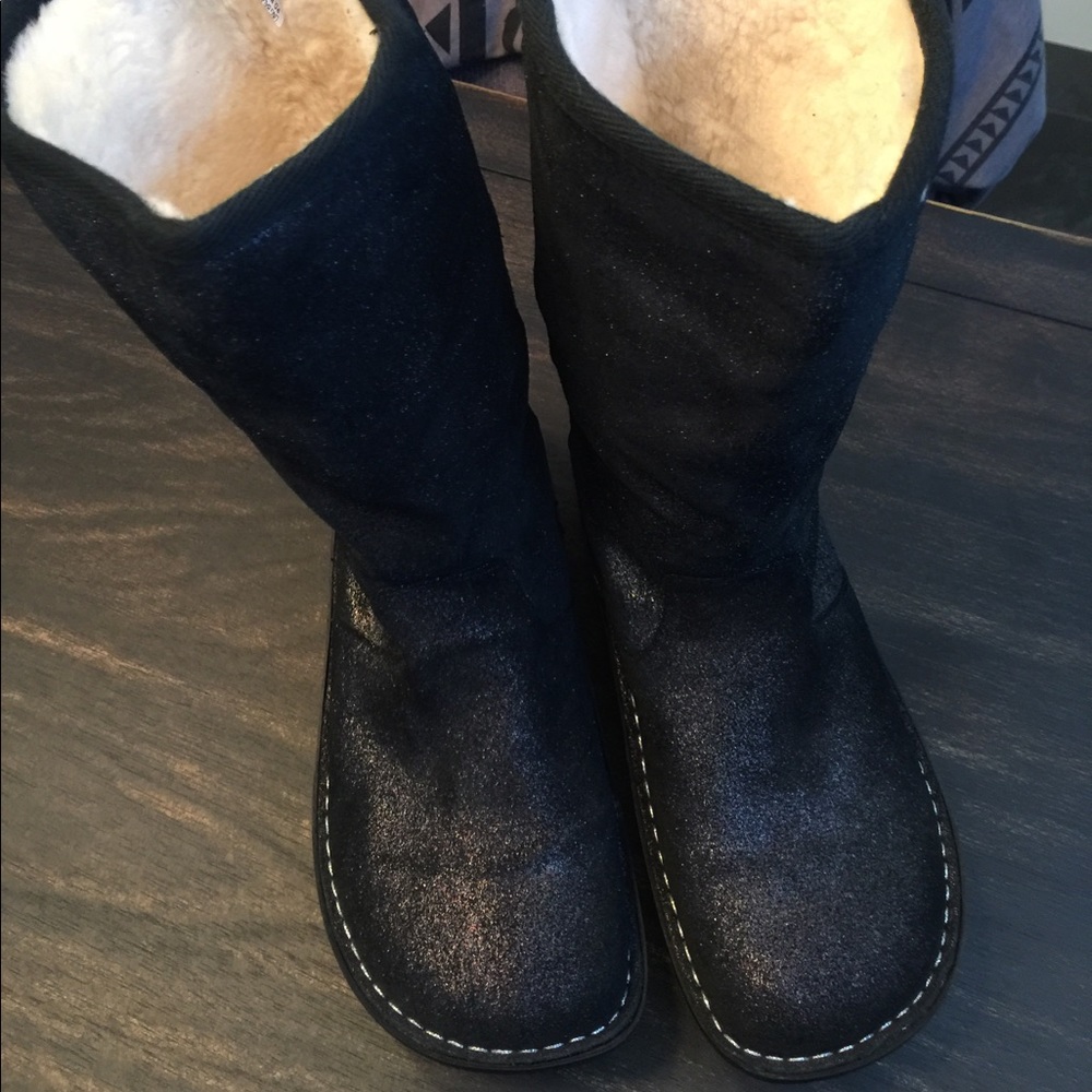 Alegria Metallic shimmer lined boots