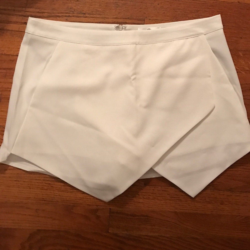 Missguided White Skort