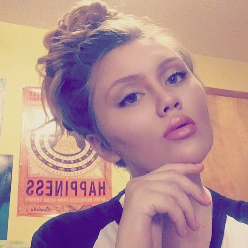 Meet your Posher, Emy