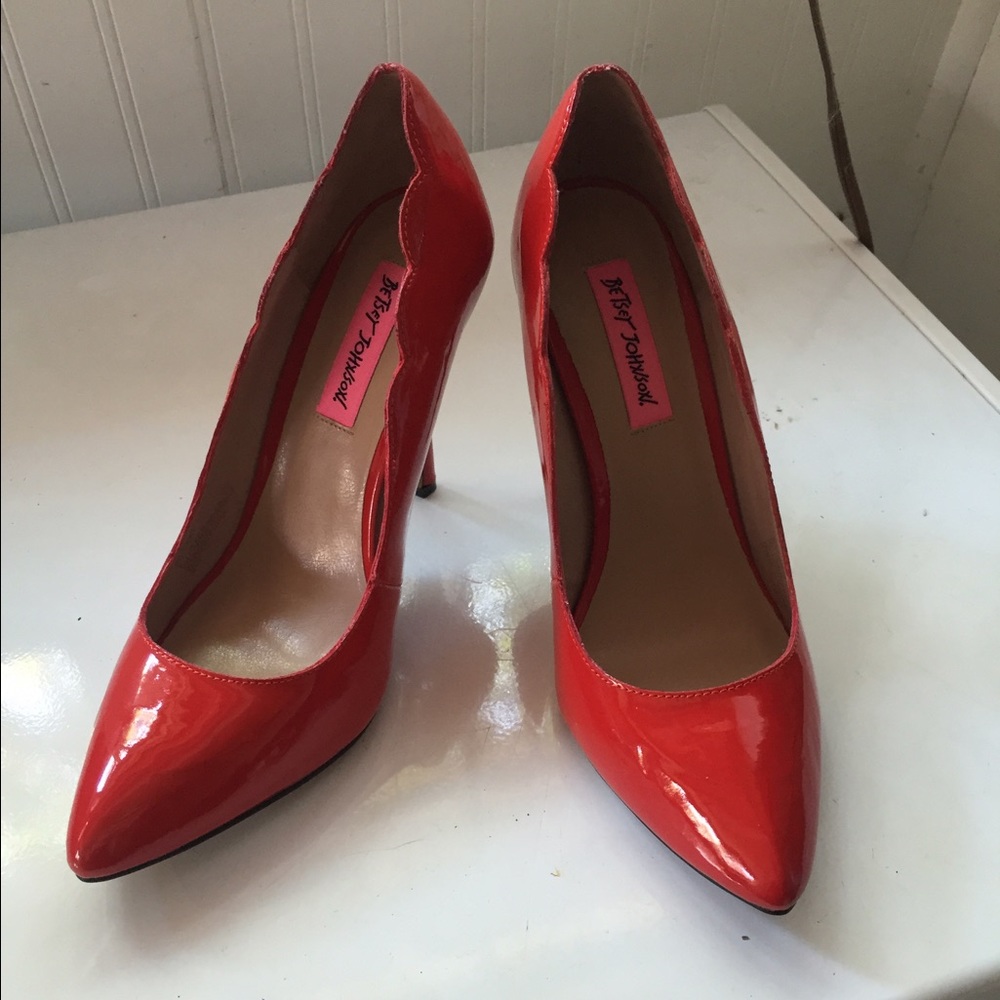 Betsey Johnson Scallop Edge Red Heels