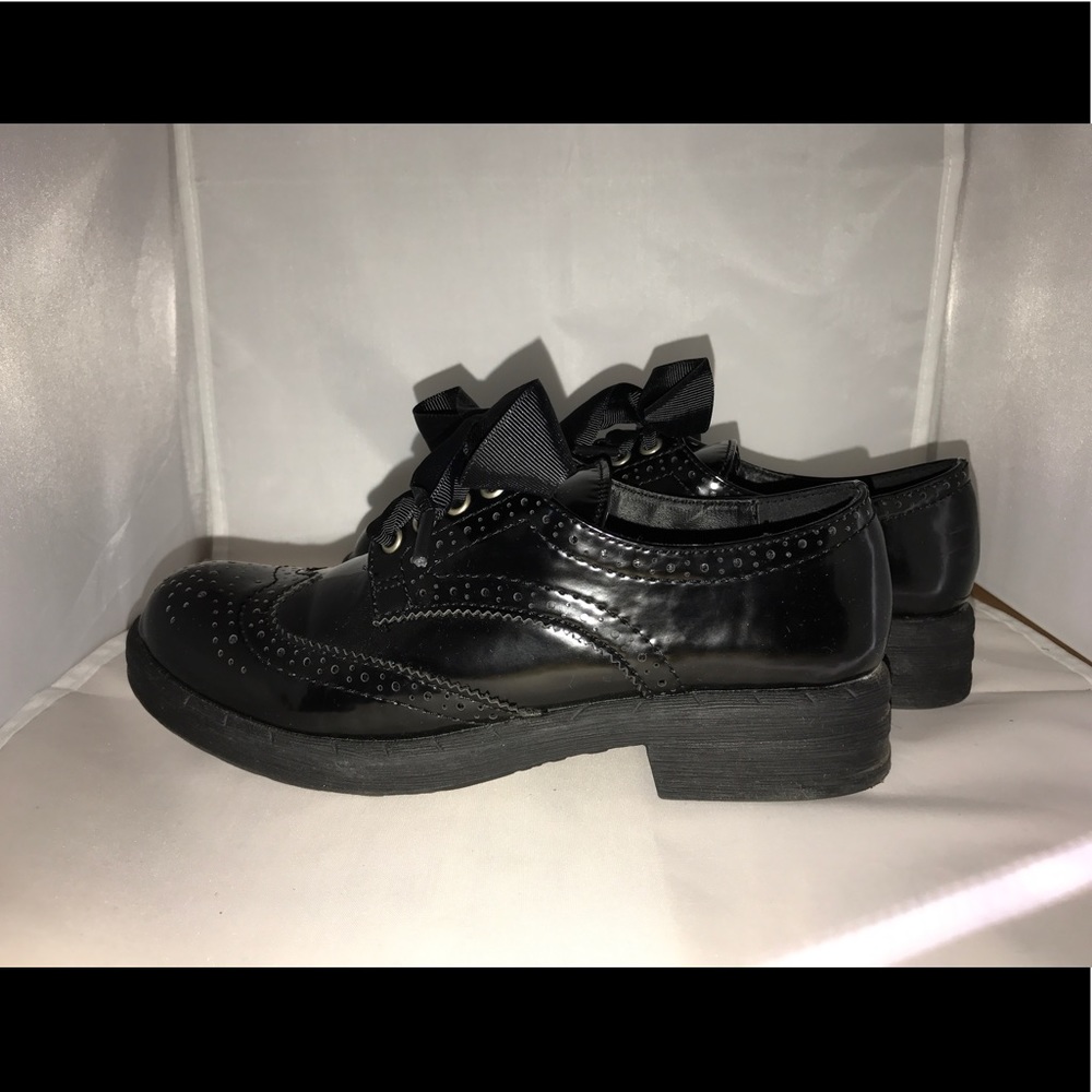 Cute black oxford style shoes