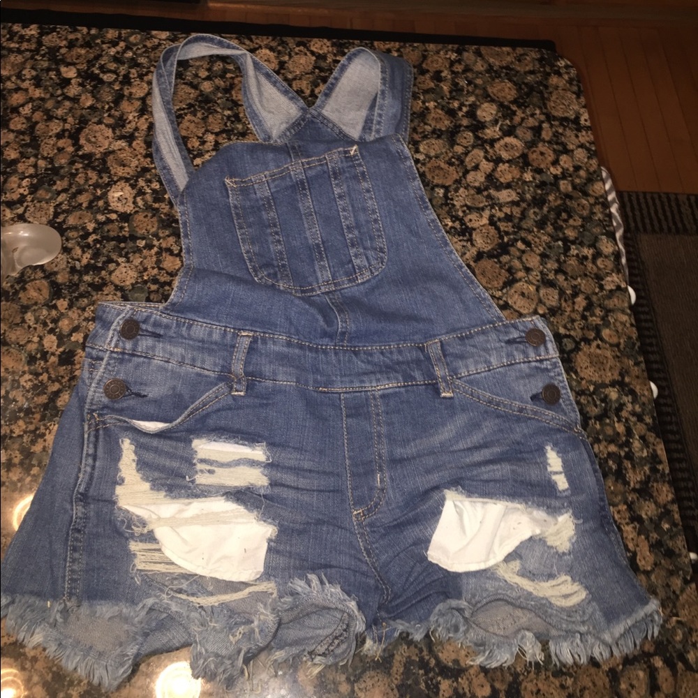 Short overalls