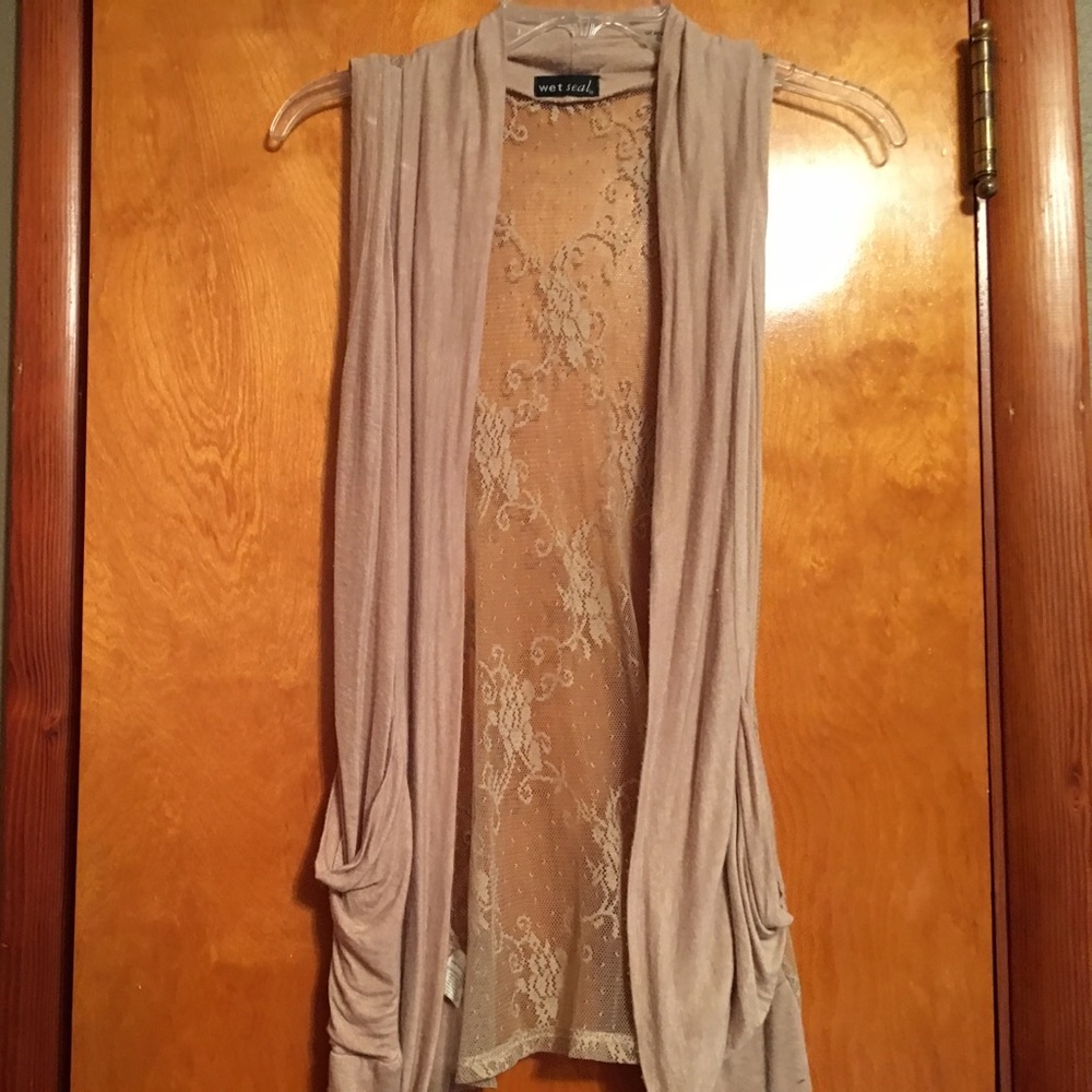 Wet Seal Sleeveless top