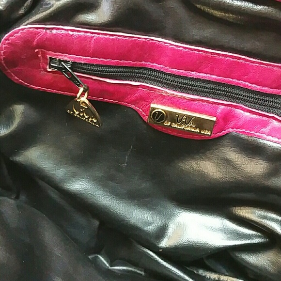 Beautiful Fushia Pink Clutch/ Crossbody - Picture 6 of 8