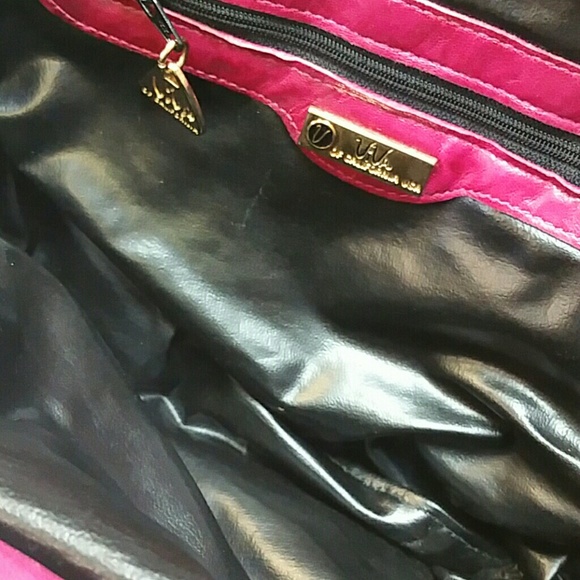 Beautiful Fushia Pink Clutch/ Crossbody - Picture 7 of 8