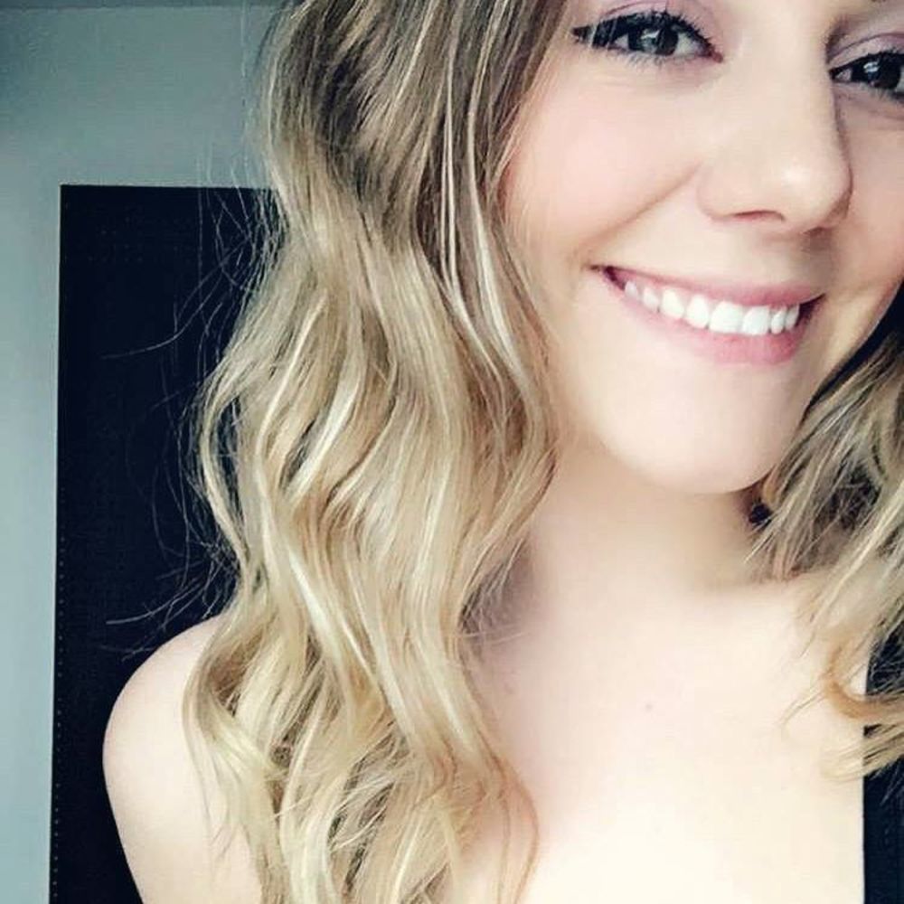 Meet your Posher, Alexis