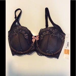 NWT DKNY bra, beautiful 32DD