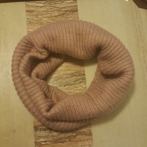 NWOT H&M infinity scarf
