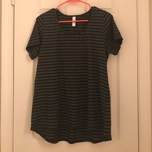 EUC Lularoe Classic T