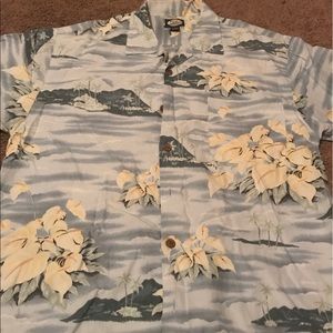 Tommy Bahama Men's floral causal and vacation