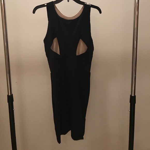 Halter LBD - Picture 2 of 2
