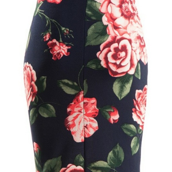 💐NWT Floral Print Spandex Pencil Skirt! - Picture 2 of 2