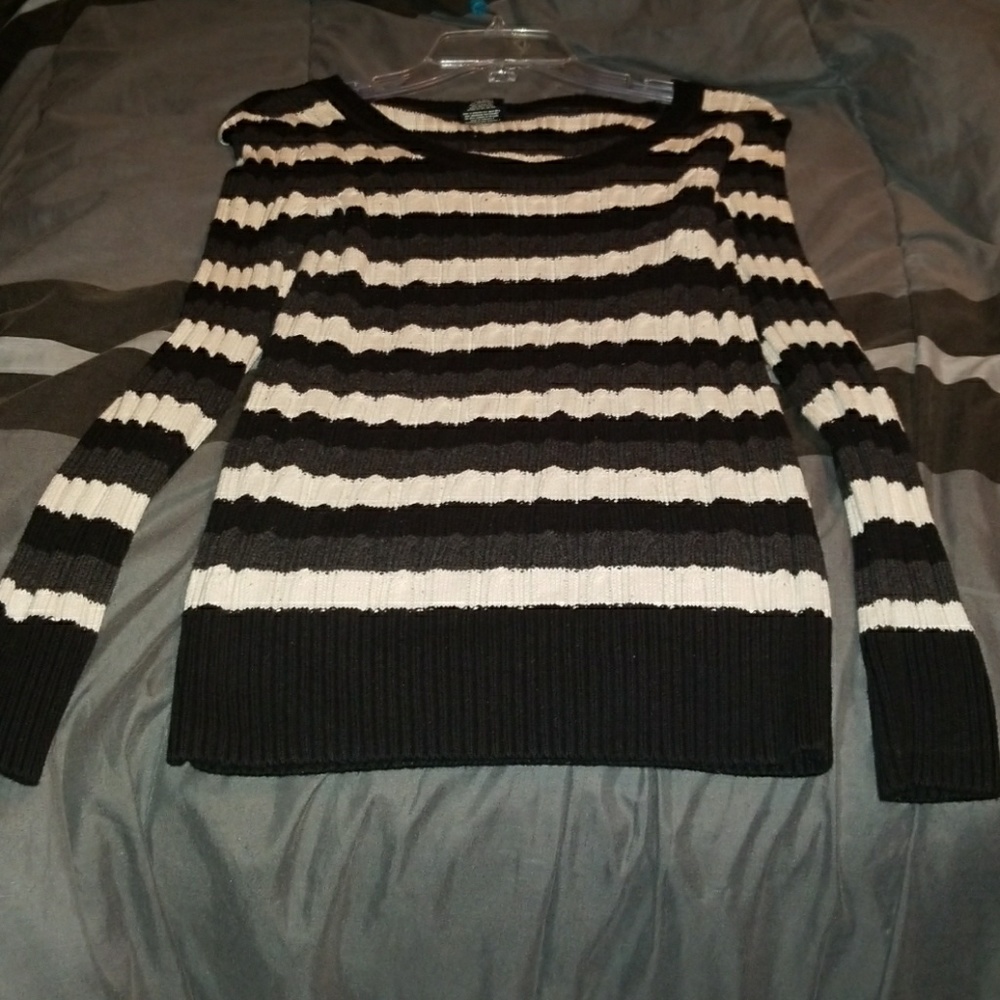 Sweater - Picture 2 of 3