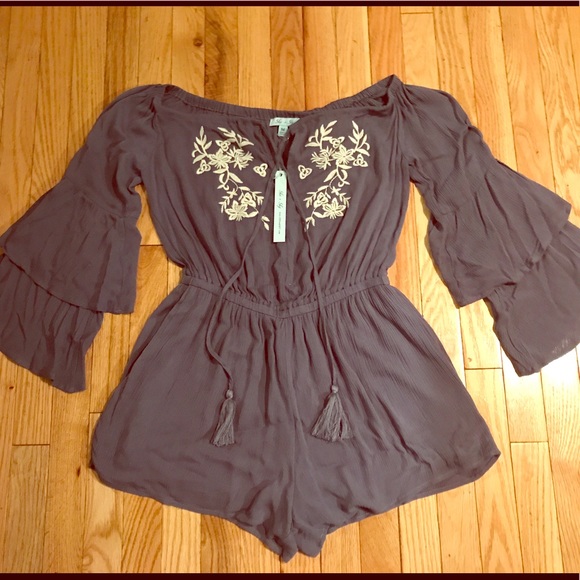 She & Sky BoHo Off Shoulder Romper Size M - Picture 1 of 4