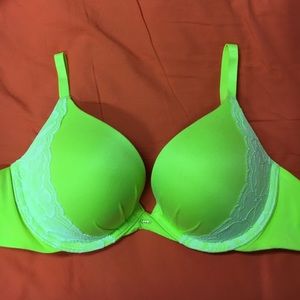 32D Victoria's Secret Fabulous PushUp
